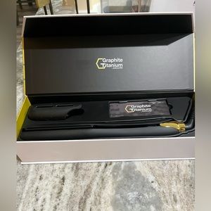 BaBylissPro Graphite Titanium Ionic Flat Iron - 1-1/4"